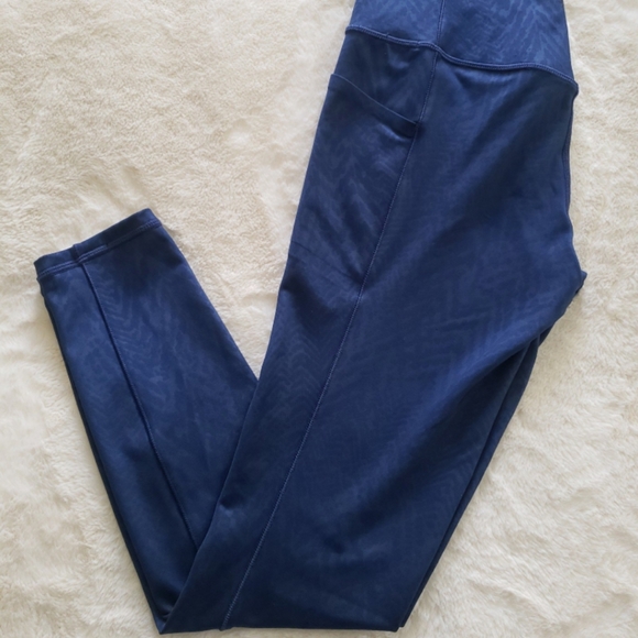 Athleta SALUTATION STASH POCKET II 7/8 TIGHT sz S - Picture 7 of 7